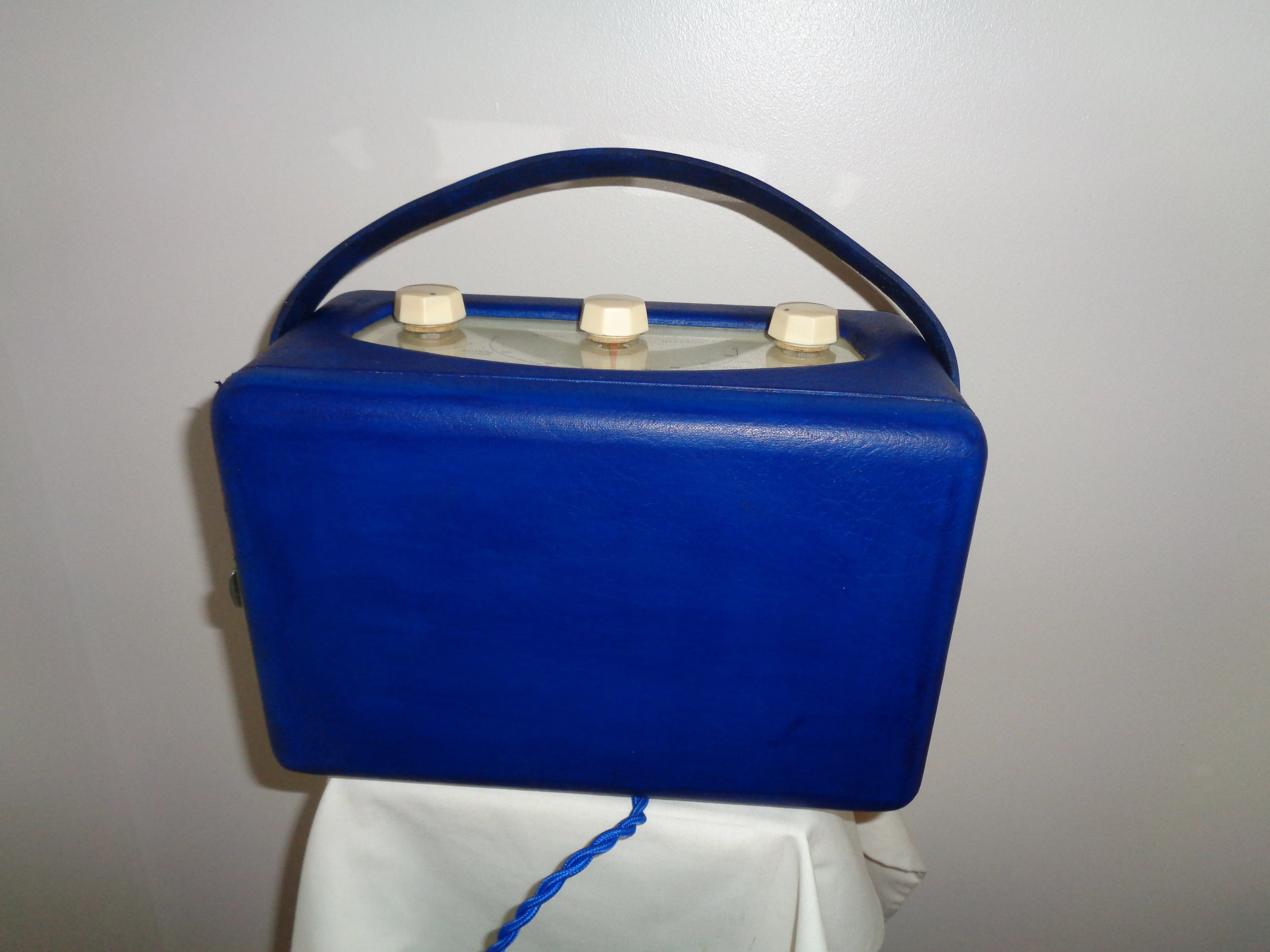 1950s Vintage Blue Roberts R66 2 Waveband Valve Radio