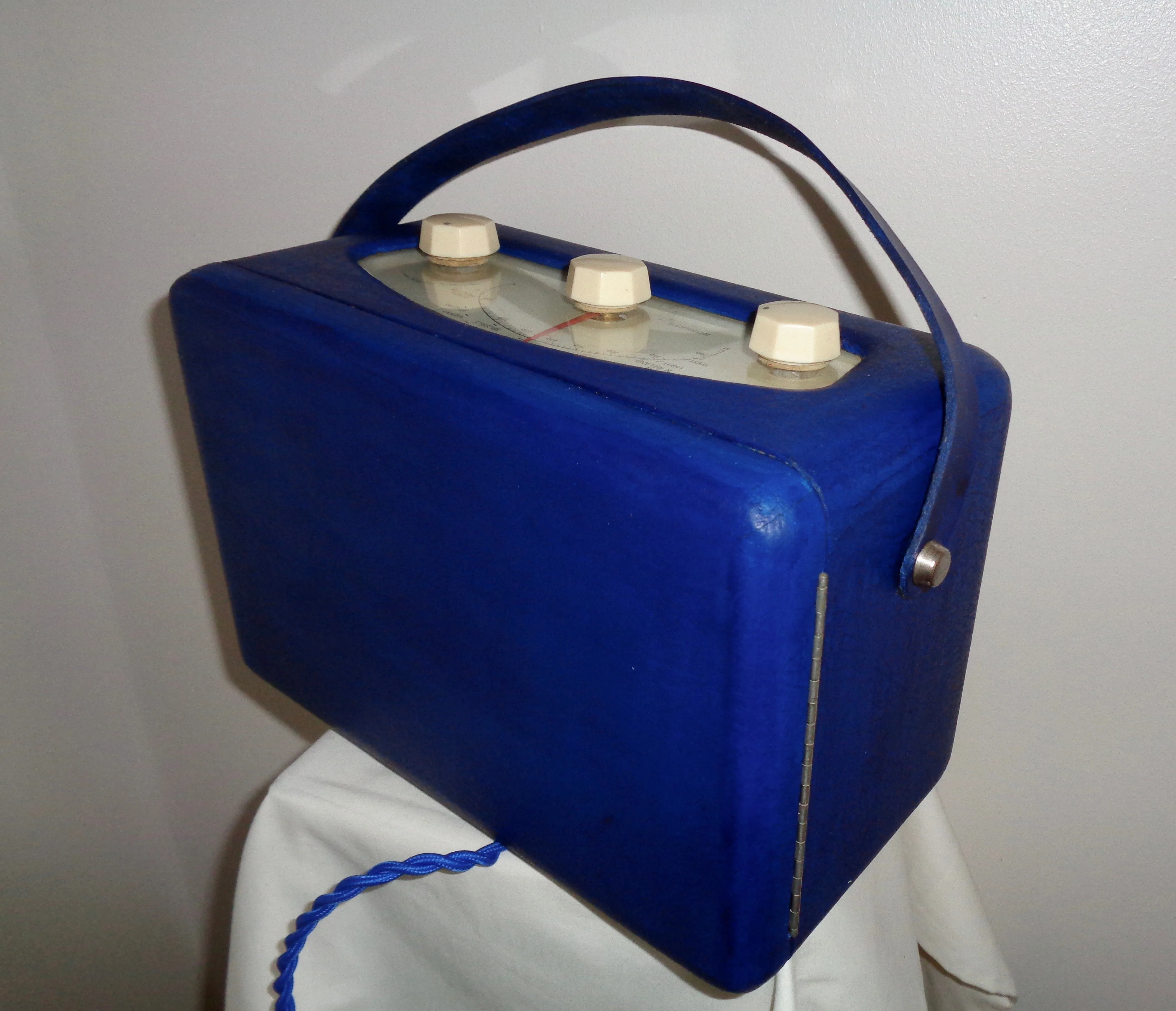 1950s Vintage Blue Roberts R66 2 Waveband Valve Radio
