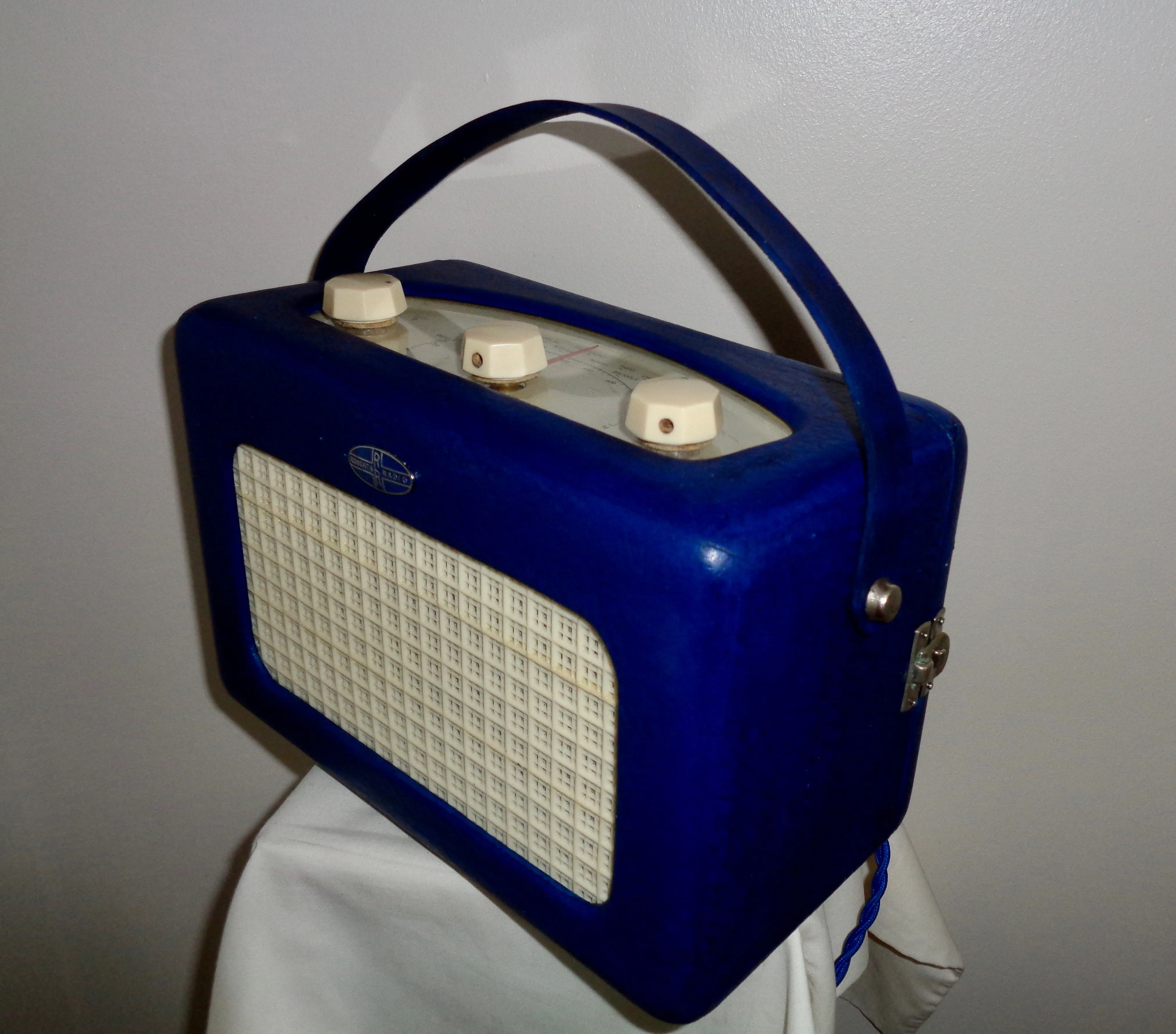 1950s Vintage Blue Roberts R66 2 Waveband Valve Radio