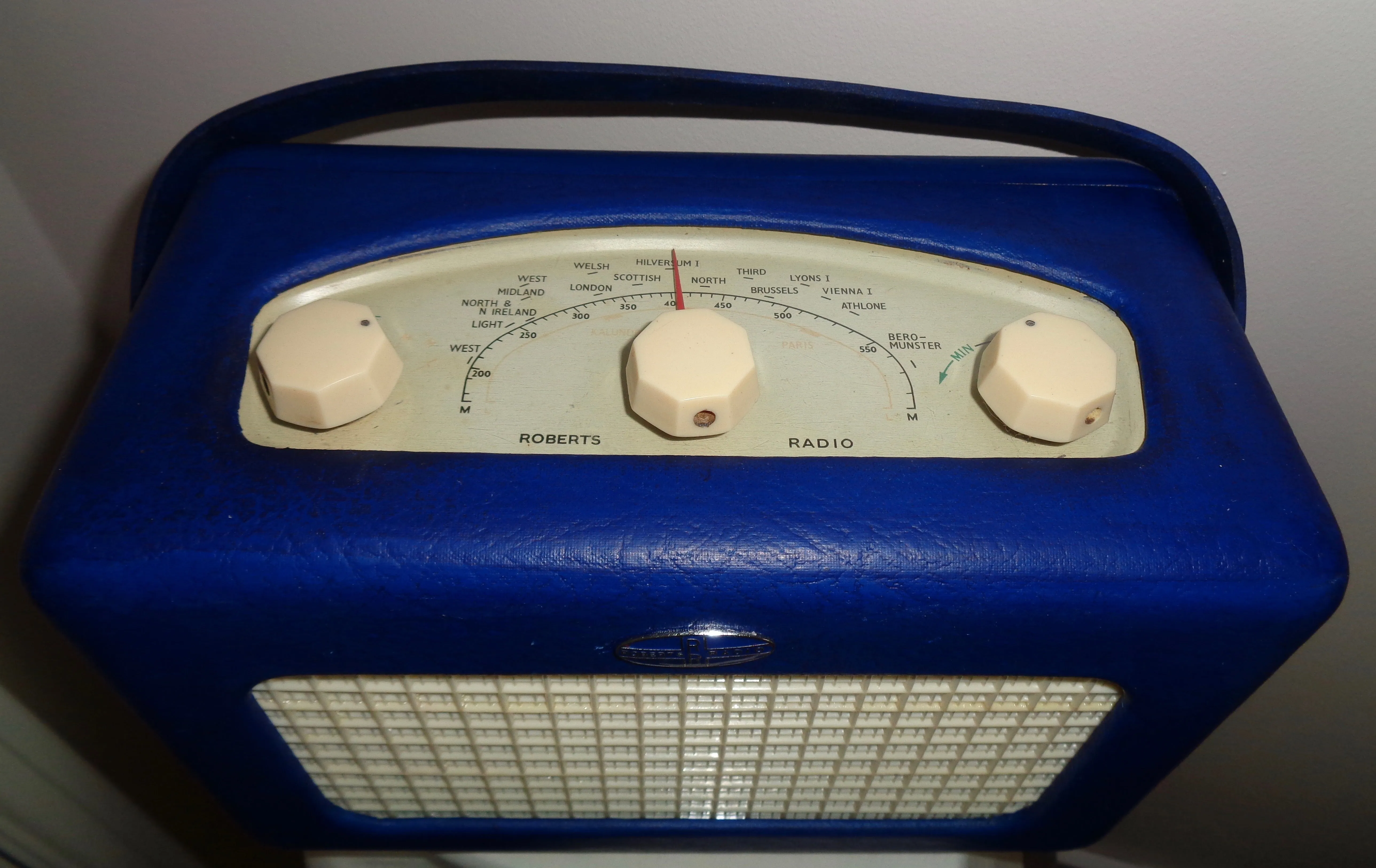 1950s Vintage Blue Roberts R66 2 Waveband Valve Radio