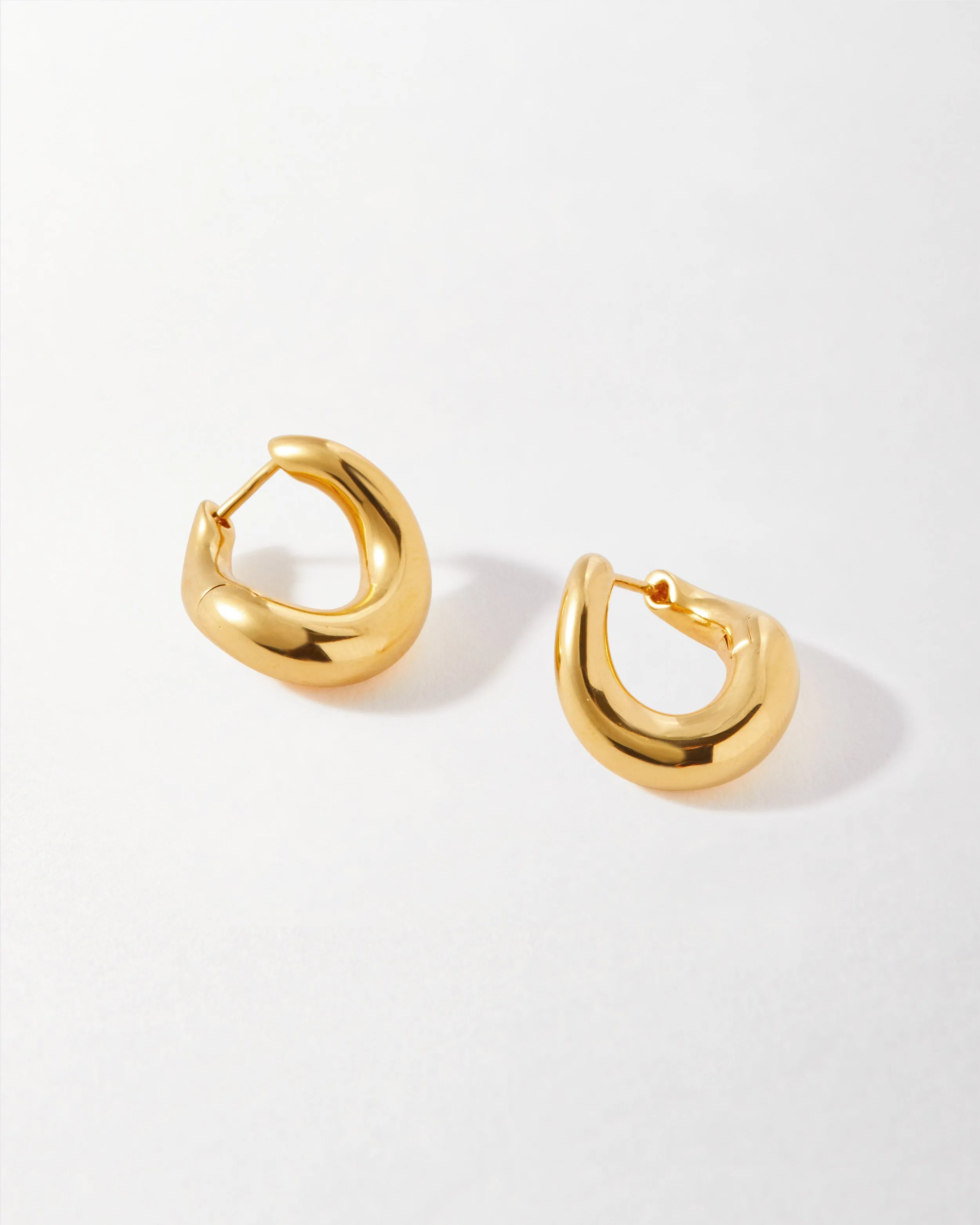 Charlotte Collins Twist Hoop Earrings - Gold